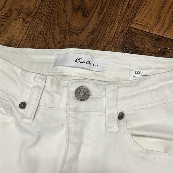 EUC KanCan white shark bite jeans size 0/23 - Picture 4 of 6